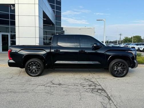 2022 Toyota Tundra Hybrid Platinum