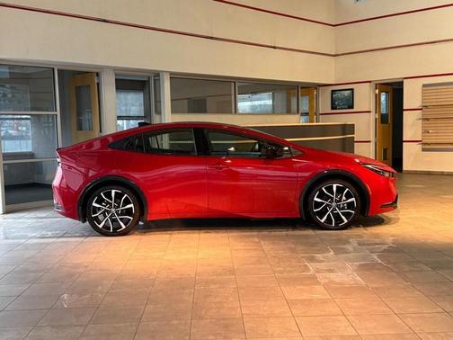 2025 Toyota Prius Plug-In Hybrid XSE