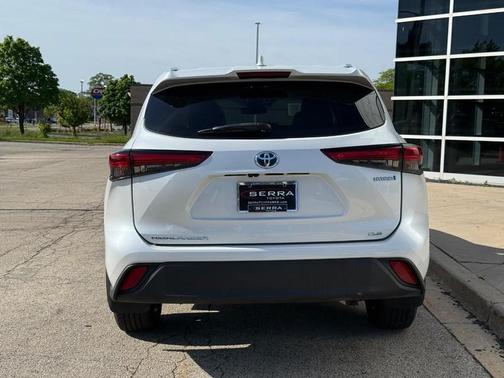 Wind Chill Pearl 2023 Toyota Highlander Hybrid XLE