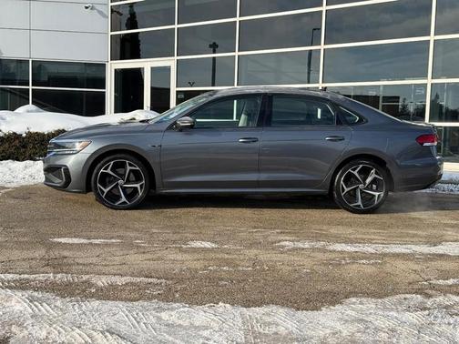 2020 Volkswagen Passat 2.0T R-Line