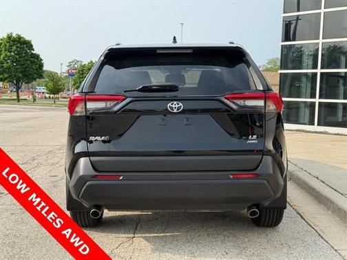 2021 Toyota RAV4 LE