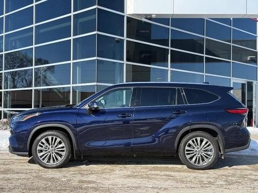 2022 Toyota Highlander Platinum