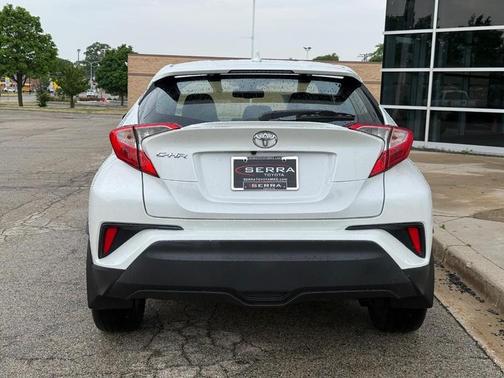 Blizzard Pearl 2018 Toyota C-HR XLE FWD (Natl)