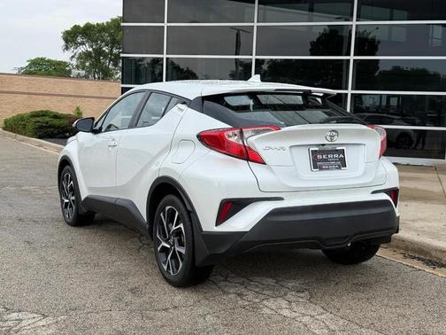 Blizzard Pearl 2018 Toyota C-HR XLE FWD (Natl)