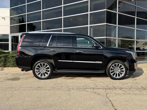 2017 Cadillac Escalade Luxury