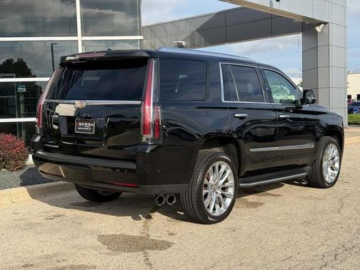 2017 Cadillac Escalade Luxury