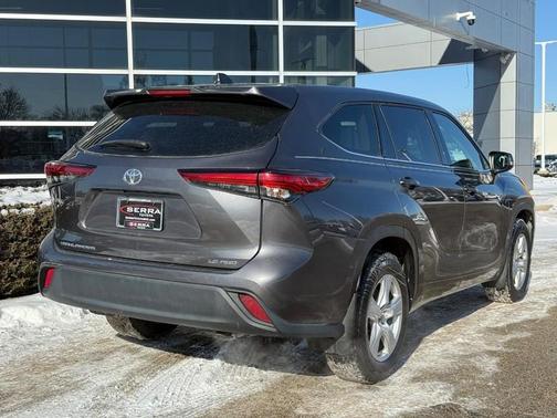 2022 Toyota Highlander LE