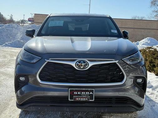 2022 Toyota Highlander LE