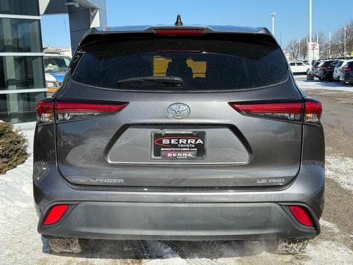 2022 Toyota Highlander LE