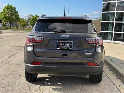 Granite Crystal Metallic Clearcoat 2019 Jeep Compass Latitude