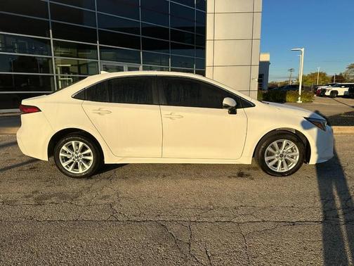 2025 Toyota Corolla Hybrid XLE