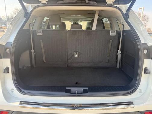 Wind Chill Pearl 2023 Toyota Highlander XLE