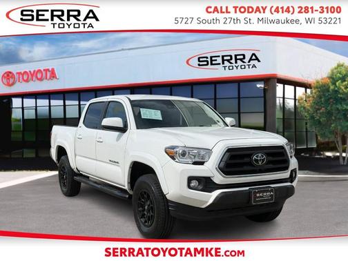 White 2022 Toyota Tacoma SR5