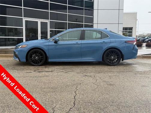 2024 Toyota Camry Hybrid SE