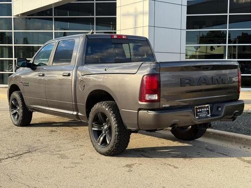 2017 RAM 1500 Night Crew Cab 4x4 5'7' Box