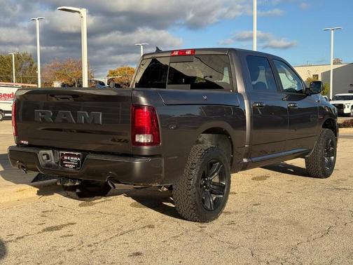 2017 RAM 1500 Night Crew Cab 4x4 5'7' Box