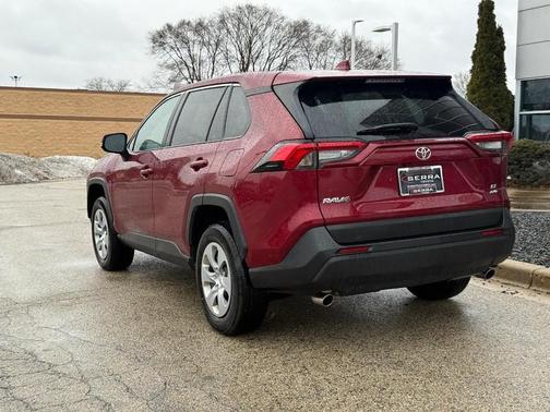 2022 Toyota RAV4 LE