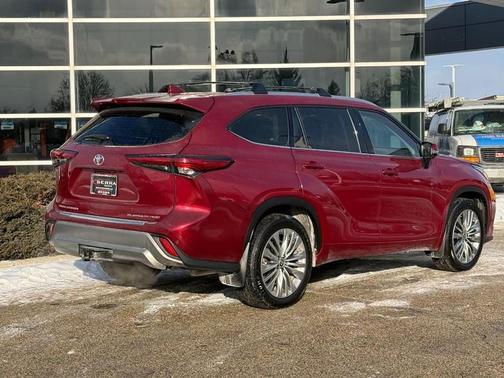2022 Toyota Highlander Platinum
