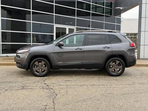 Granite Crystal Metallic Clearcoat 2017 Jeep Cherokee 75th Anniversary Edition 4x4