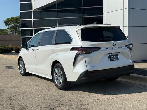 2024 Toyota Sienna XLE 7 Passenger
