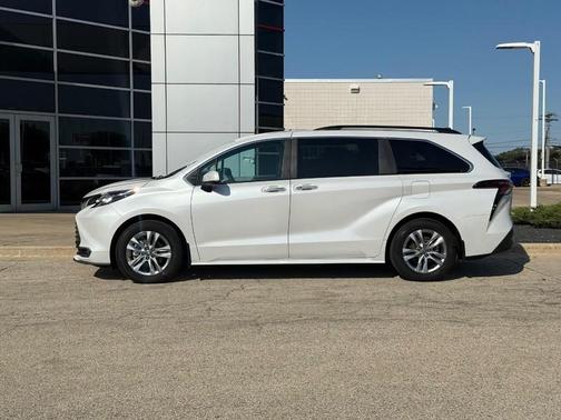 2024 Toyota Sienna XLE 7 Passenger