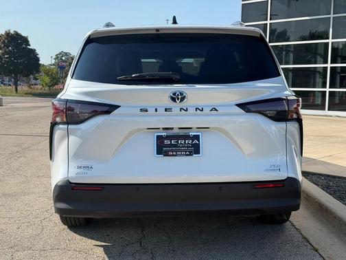 2024 Toyota Sienna XLE 7 Passenger