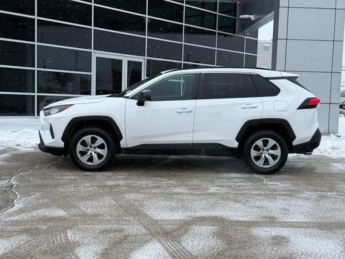 2020 Toyota RAV4 LE