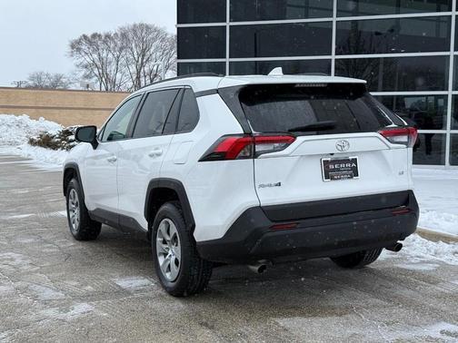 2020 Toyota RAV4 LE