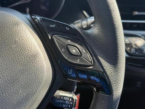 2021 Toyota C-HR LE