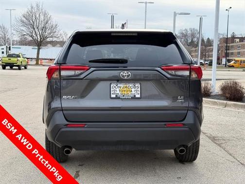 2023 Toyota RAV4 LE