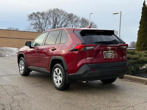 2022 Toyota RAV4 LE