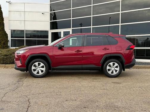 2022 Toyota RAV4 LE