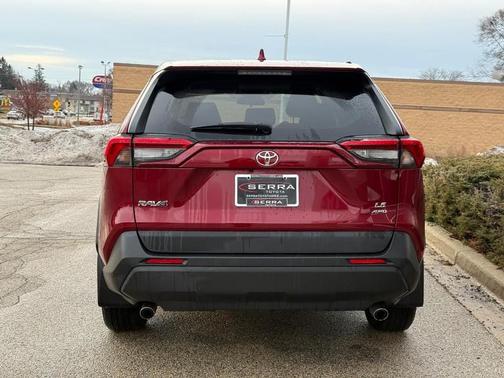 2022 Toyota RAV4 LE