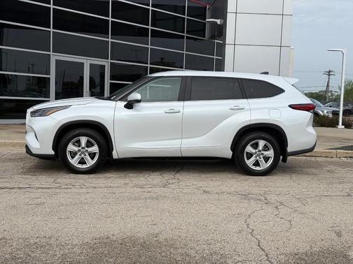Wind Chill Pearl 2023 Toyota Highlander LE