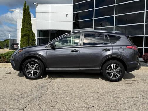 Magnetic Gray Metallic 2018 Toyota RAV4 XLE