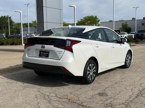 Blizzard Pearl 2019 Toyota Prius XLE