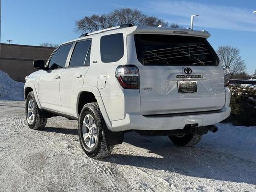 2024 Toyota 4Runner SR5