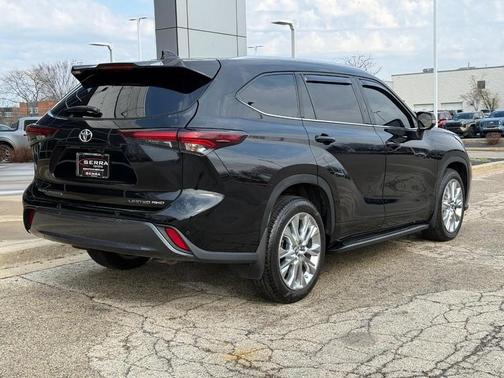 Midnight Black Metallic 2024 Toyota Highlander Limited
