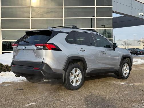 2020 Toyota RAV4 XLE