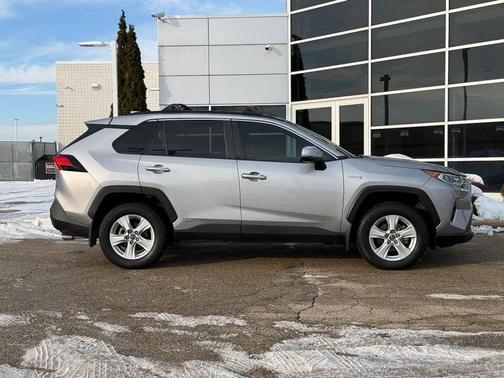 2020 Toyota RAV4 XLE
