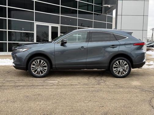 Coastal Gray Metallic 2024 Toyota Venza Limited