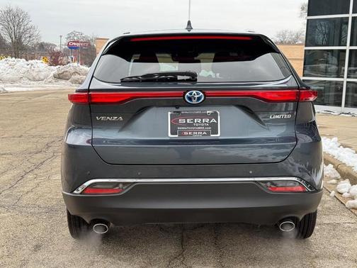 Coastal Gray Metallic 2024 Toyota Venza Limited