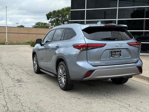 2022 Toyota Highlander Platinum