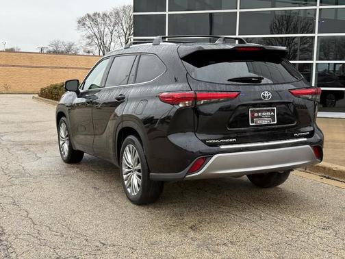 Midnight Black Metallic 2023 Toyota Highlander Platinum