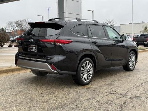 Midnight Black Metallic 2023 Toyota Highlander Platinum