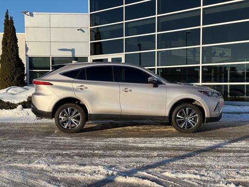 2022 Toyota Venza LE