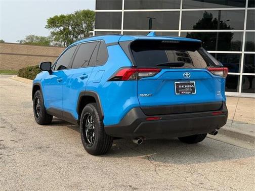 2020 Toyota RAV4 LE