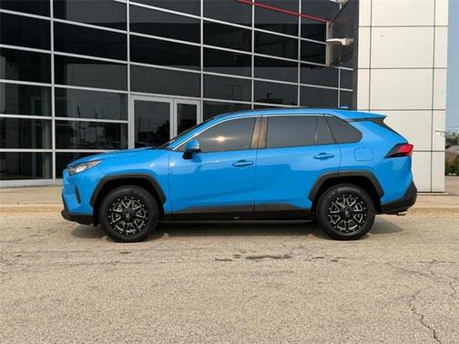 2020 Toyota RAV4 LE