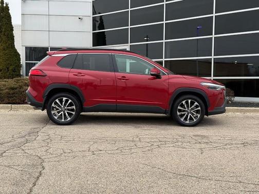 2023 Toyota Corolla Cross XLE