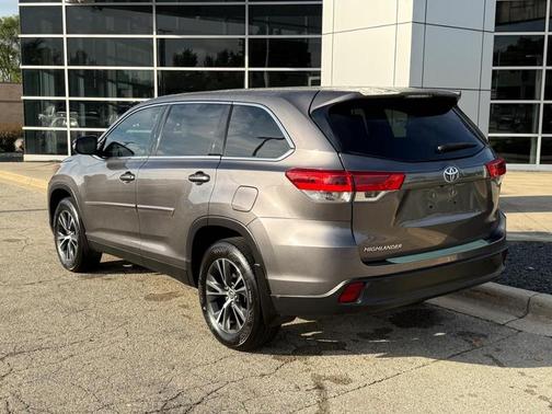 2019 Toyota Highlander LE I4